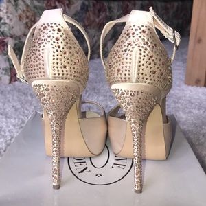 HOST PK Steve Madden |Satin Champagne Hadley Pumps
